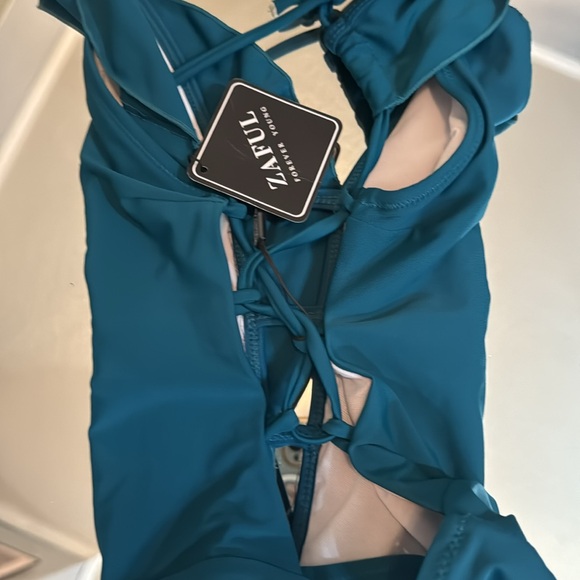 Zaful one piece size medium - Picture 2 of 5